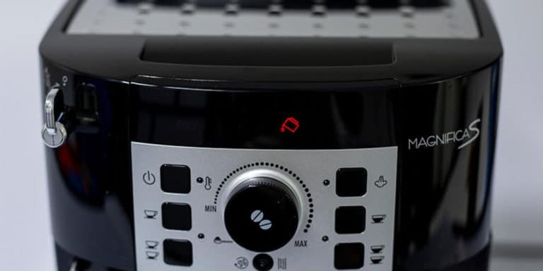 Comment bien nettoyer son broyeur expresso Delonghi ?